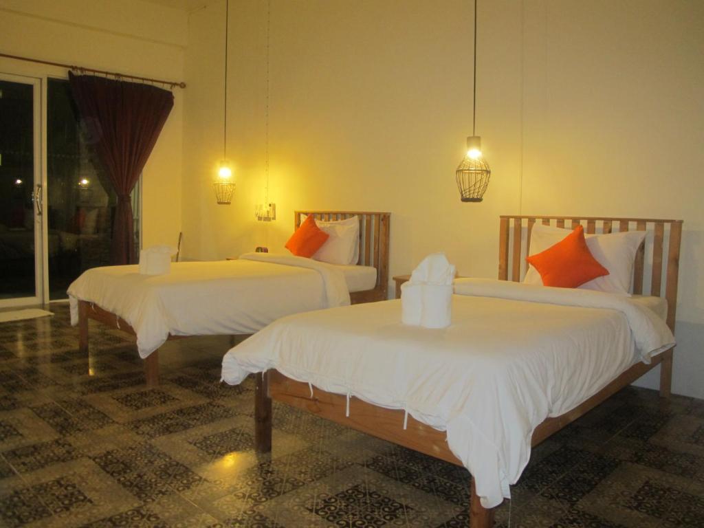 Двухместный (Стандартный двухместный номер с 1 кроватью или 2 отдельными кроватями) отеля Sunshine Inn Resort, Кхаулак