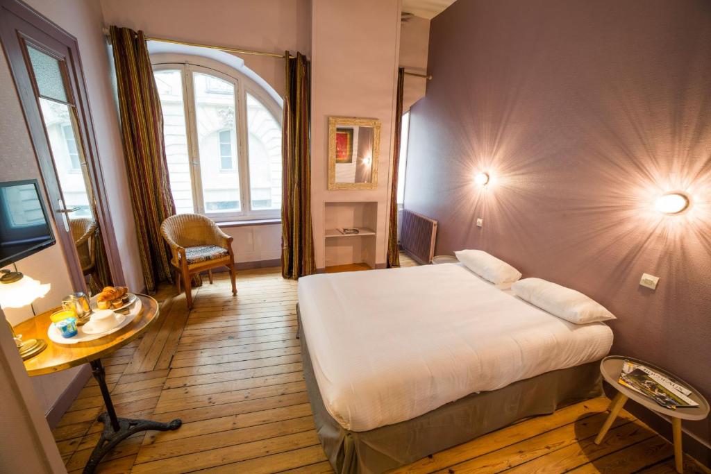 Двухместный (Двухместный номер «Комфорт» с 1 кроватью) отеля Hotel La Porte Dijeaux, Бордо