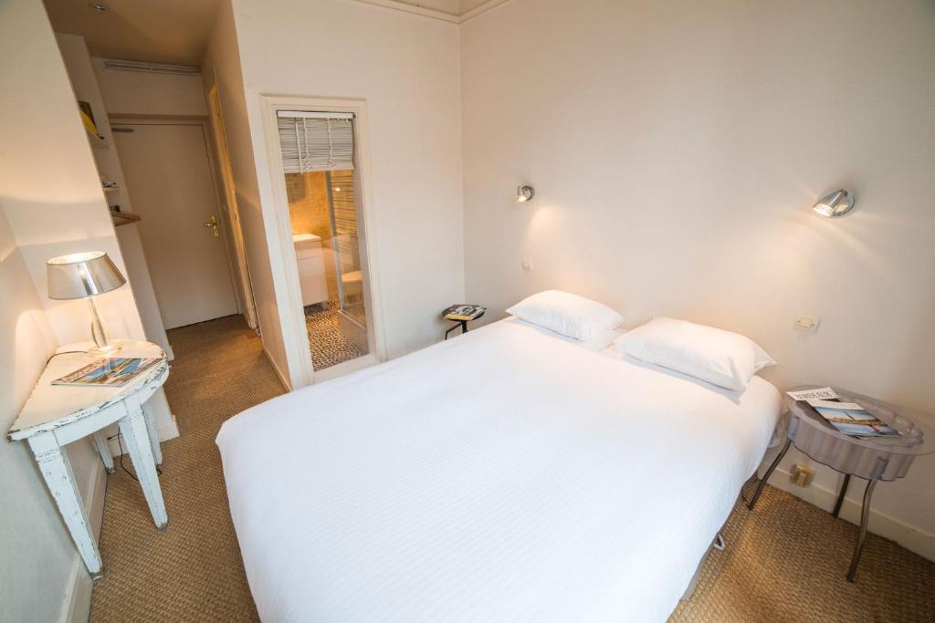 Двухместный (Стандартный двухместный номер с 1 кроватью) отеля Hotel La Porte Dijeaux, Бордо