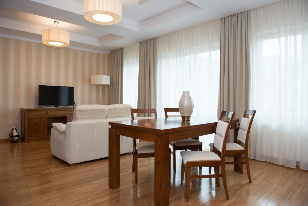 Апартаменты (Президентский люкс) отеля Hotel TTS**** Spa&Wellness Covasna, Ковасна
