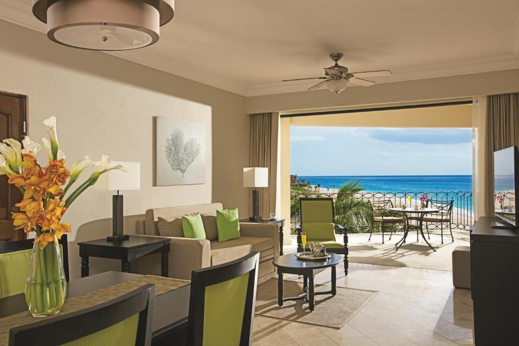 Сьюит (Семейный полулюкс, вид на океан) курортного отеля Dreams Los Cabos Suites Golf Resort & Spa, Кабо-Сан-Лукас
