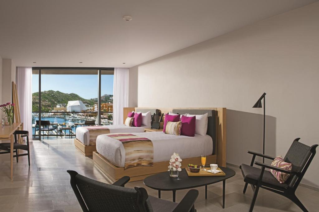 Сьюит (Двухместный клубный люкс Xhale с 1 кроватью и видом на пристань (для 3 взрослых)) курортного отеля Breathless Cabo San Lucas All Inclusive- Adults Only, Кабо-Сан-Лукас