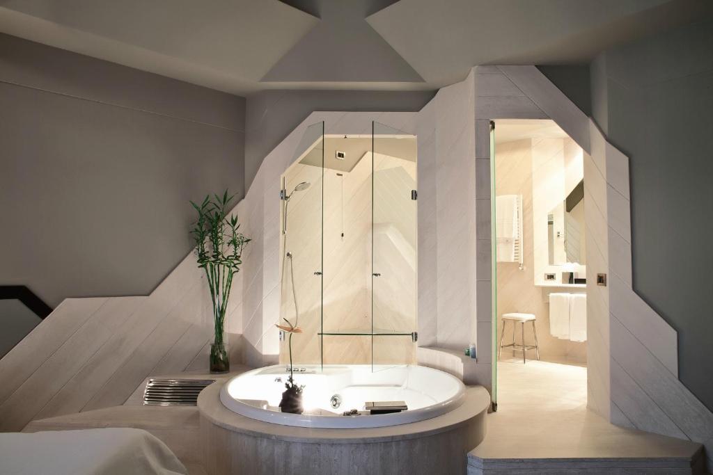 Двухместный (Эксклюзивный двухместный номер с гидромассажной ванной) отеля Hotel Isa, Рим