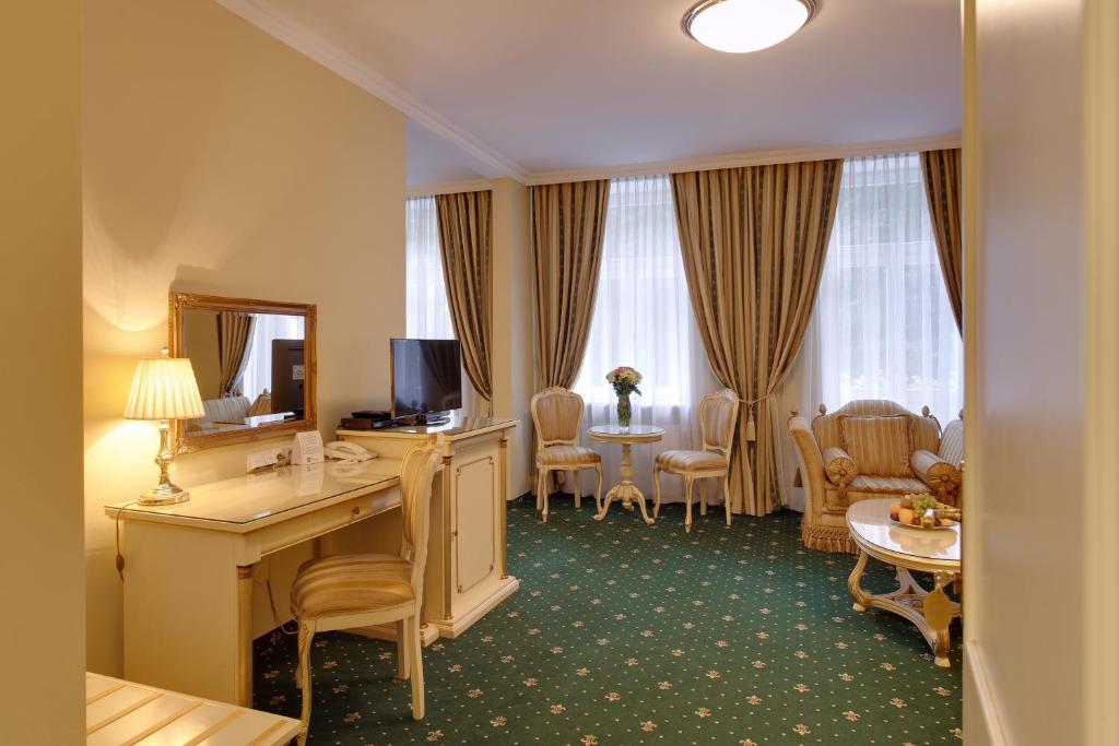 Сьюит (Люкс «Премиум») отеля Saint Petersburg, Карловы Вары