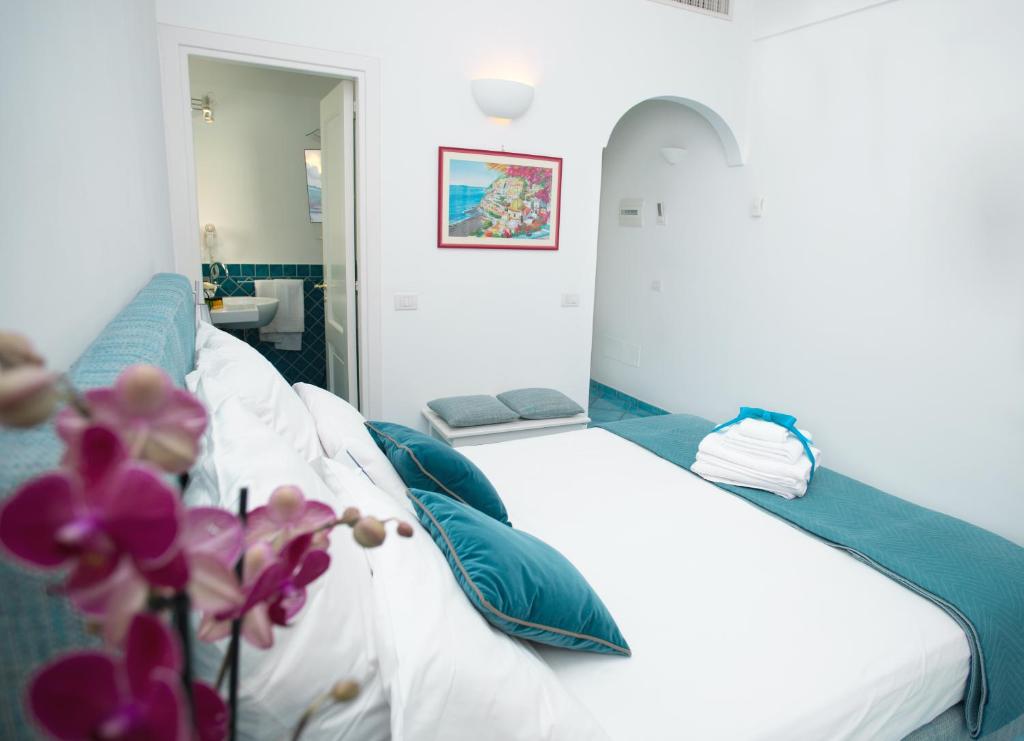 Двухместный (Улучшенный двухместный номер с 1 кроватью, террасой и частичным видом на море) отеля Residenza Pansa B&B, Амальфи