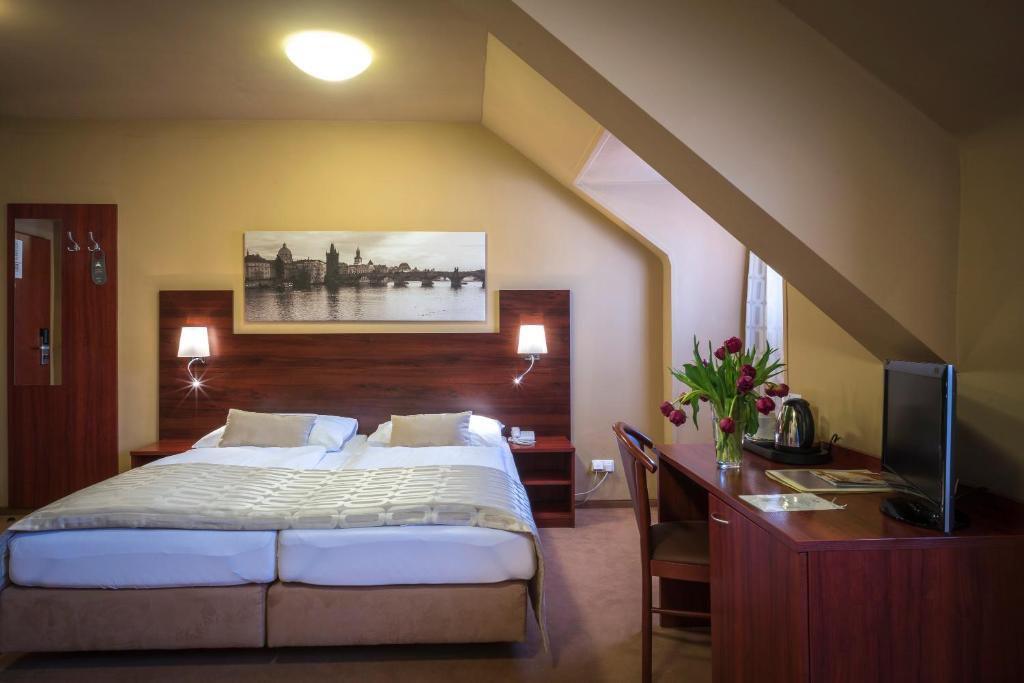 Двухместный (Двухместный номер Делюкс с 1 кроватью или 2 отдельными кроватями) отеля Kampa Garden, Прага
