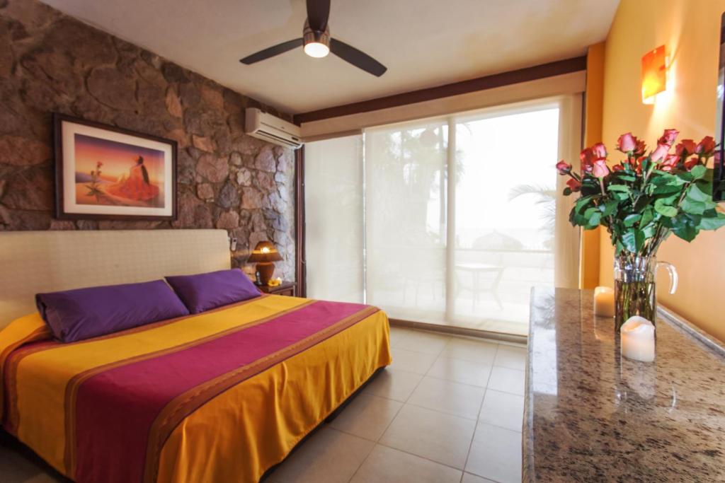 Двухместный (Апартаменты с 1 спальней и отдельным входом), Vallarta Shores Beach Hotel