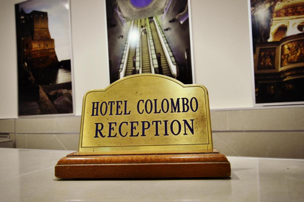 Отель Hotel Colombo, Неаполь
