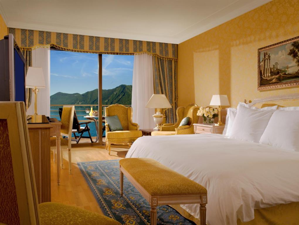 Двухместный (Представительский двухместный номер Делюкс с 1 кроватью и видом на озеро) отеля Hotel Splendide Royal, Лугано