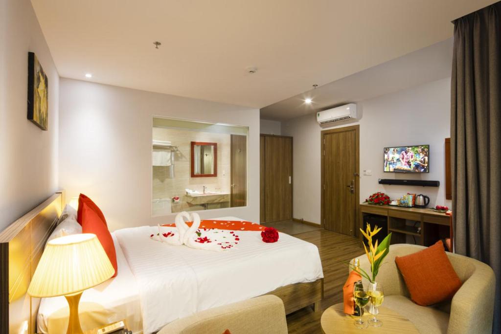 Апартаменты (Апартаменты Делюкс) отеля Maple Leaf Hotel & Apartment, Нячанг