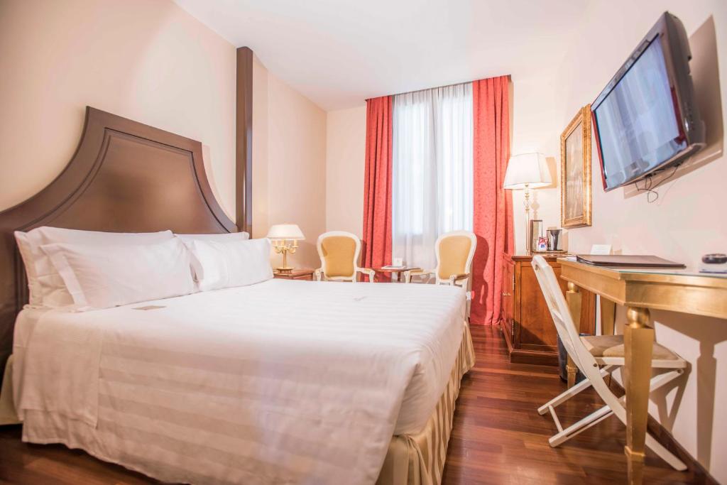 Двухместный (Классический двухместный номер с 1 кроватью или 2 отдельными кроватями) отеля Golden Tower Hotel & Spa, Флоренция
