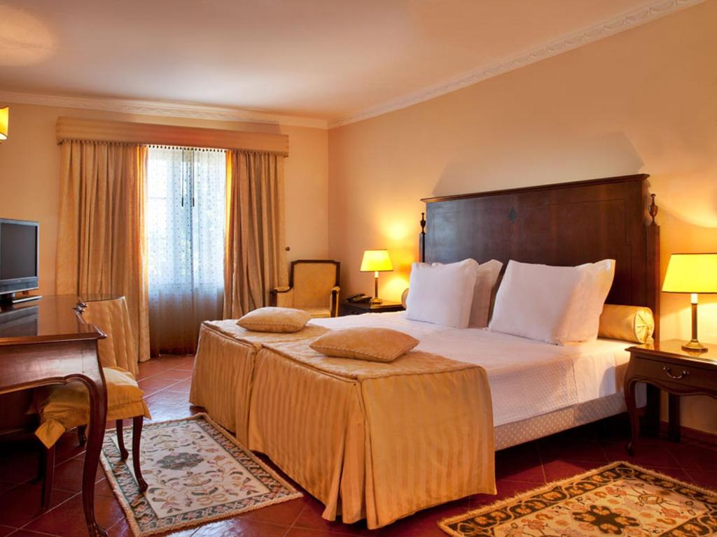 Двухместный (Улучшенный двухместный номер с 2 отдельными кроватями) отеля Hotel Club d'Azeitao, Сетубал