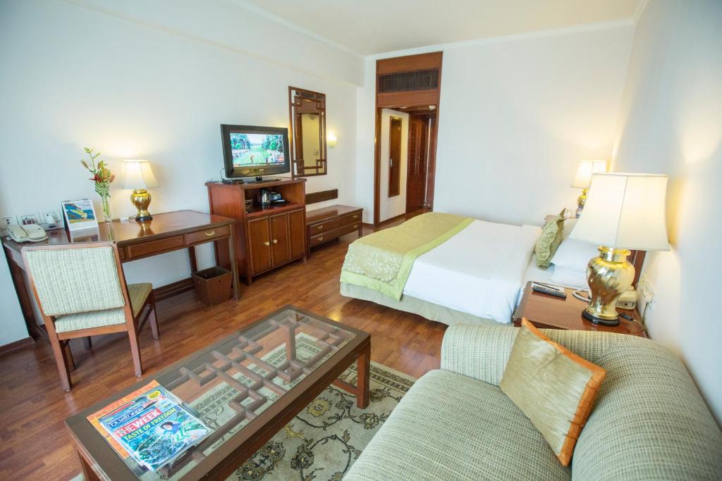 Четырехместный (Двухместный номер Делюкс с 1 кроватью) отеля Taj Banjara, Хайдарабад