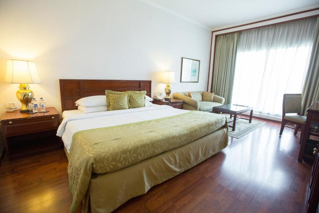 Сьюит (Номер с кроватью размера «queen-size») отеля Taj Banjara, Хайдарабад