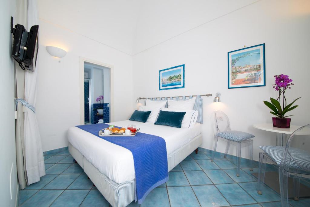 Двухместный (Стандартный двухместный номер с 1 кроватью и видом на город) отеля Residenza Pansa B&B, Амальфи