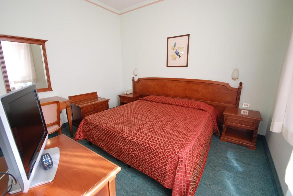Двухместный (Двухместный номер с 1 кроватью или 2 отдельными кроватями) отеля Hotel Palace, Болонья