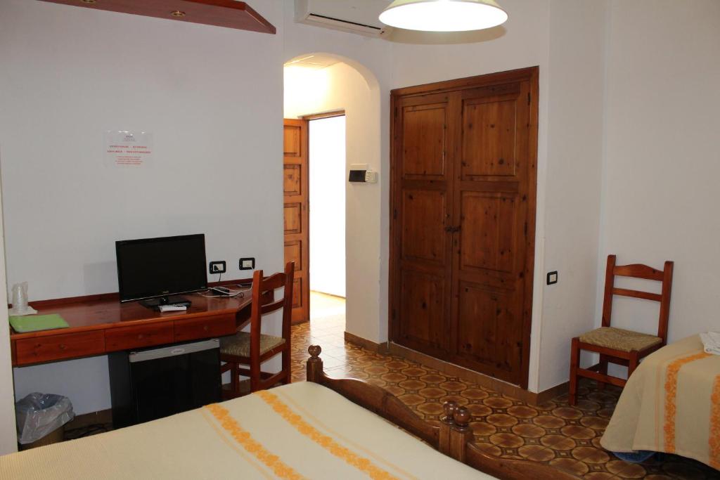 Двухместный (Классический двухместный номер с 1 кроватью или 2 отдельными кроватями) отеля Hotel Piccada, Палау