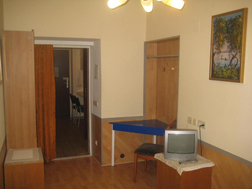 Студио (Номер-студио с собственной ванной комнатой), HappyHostel