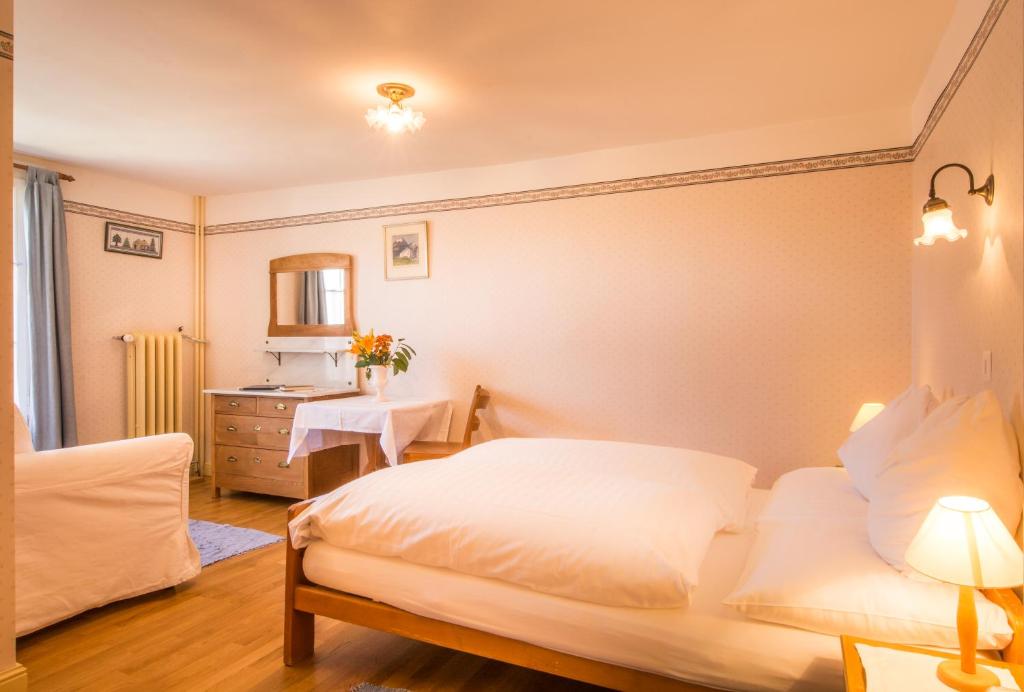 Двухместный (Стандартный двухместный номер с 1 кроватью или 2 отдельными кроватями) отеля Hotel Falken, Венген