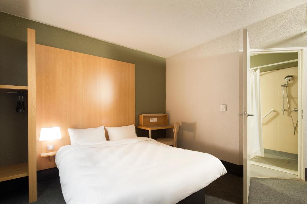 Двухместный (Двухместный номер с 1 кроватью - Подходит для гостей с ограниченными физическими возможностями) отеля B&B Hôtel Paris Est Bobigny, Париж