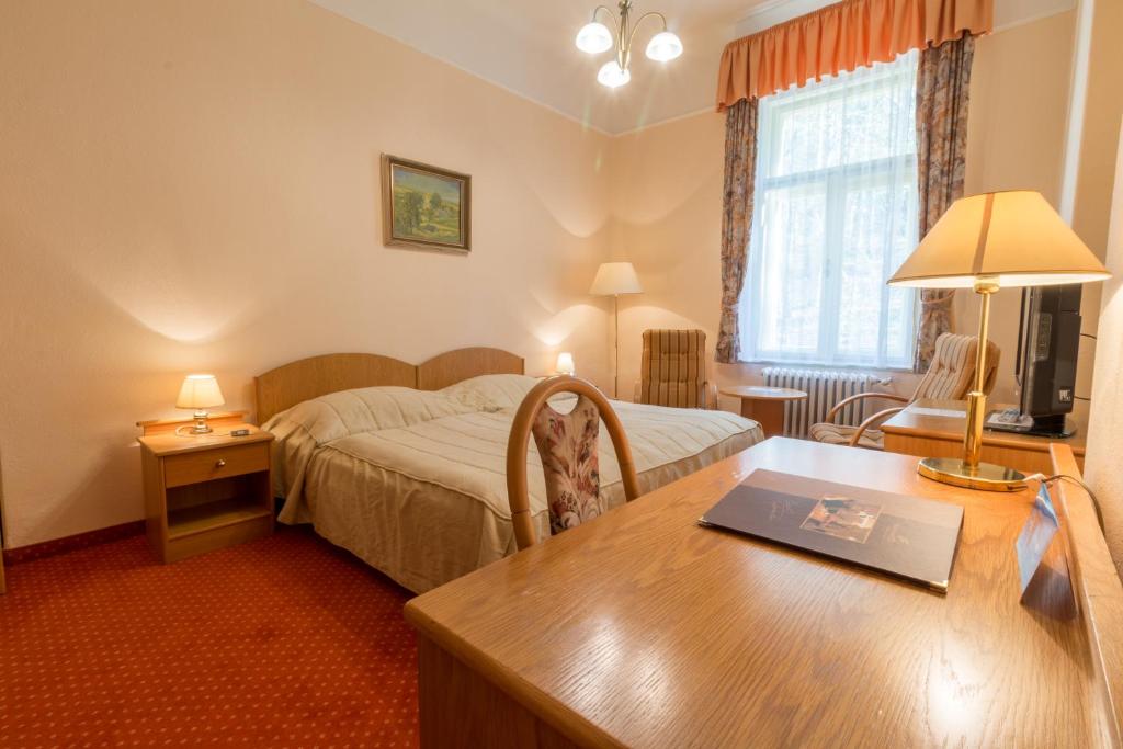 Двухместный (Двухместный номер «Комфорт» с 1 кроватью или 2 отдельными кроватями) отеля Spa Hotel Svoboda, Марианские Лазне