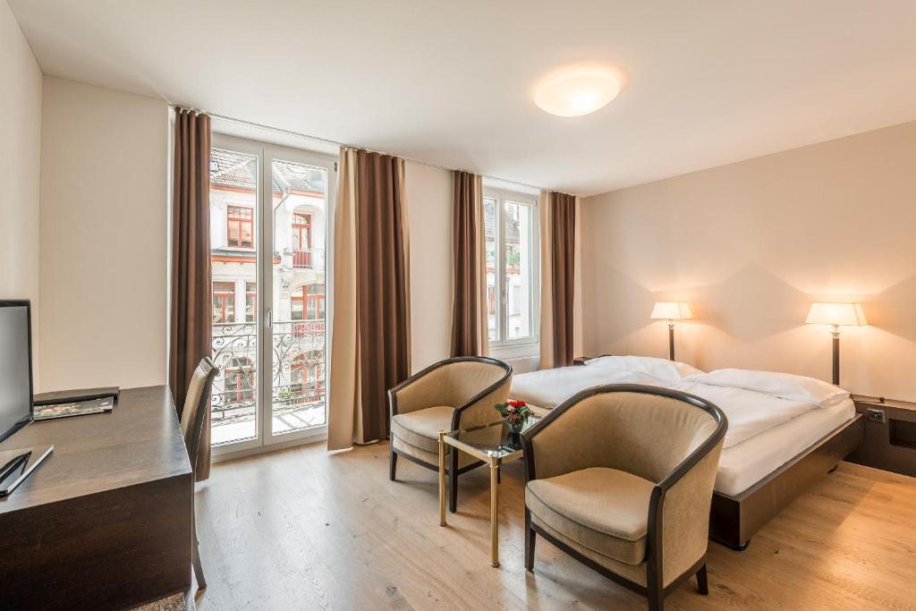Двухместный (Улучшенный двухместный номер с 1 кроватью) отеля Hotel Alpina Luzern, Люцерн