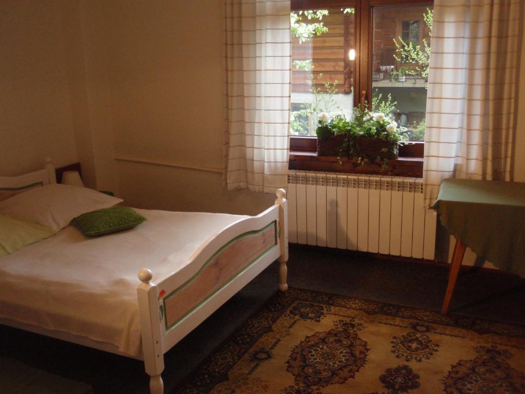 Двухместный (Стандартный двухместный номер с 2 отдельными кроватями и общей ванной комнатой) семейного отеля Willa Wacława, Закопане