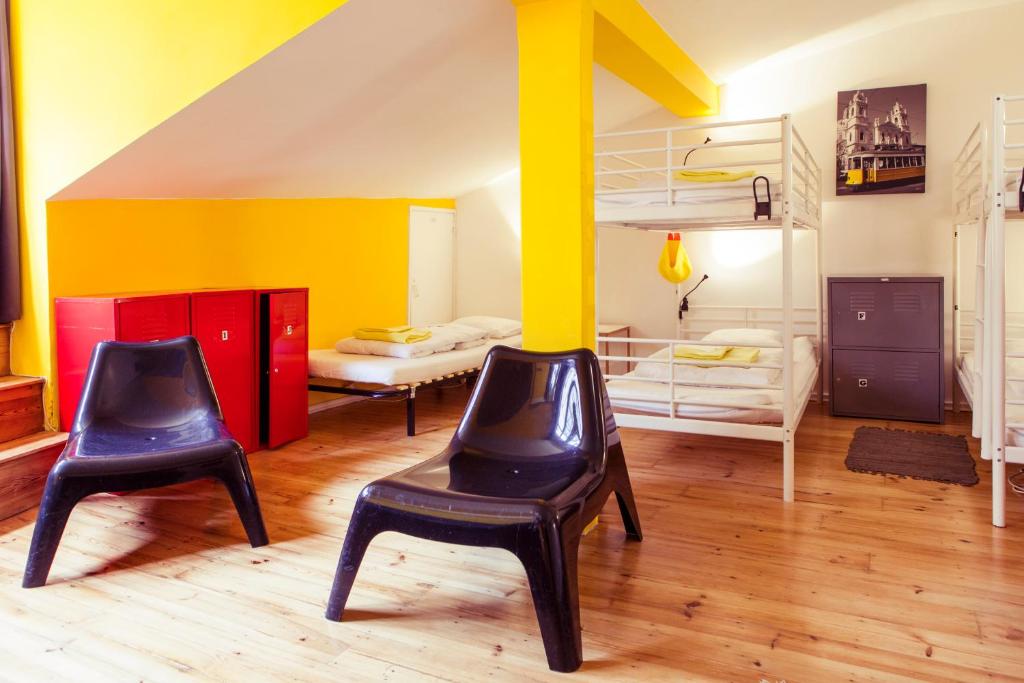 Номер (Односпальная кровать в общем номере с 10 кроватями), Lisbon Chillout Hostel