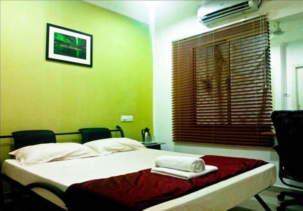 Двухместный (Двухместный номер Делюкс с 1 кроватью и кондиционером) отеля Deccan Comforts, Хайдарабад
