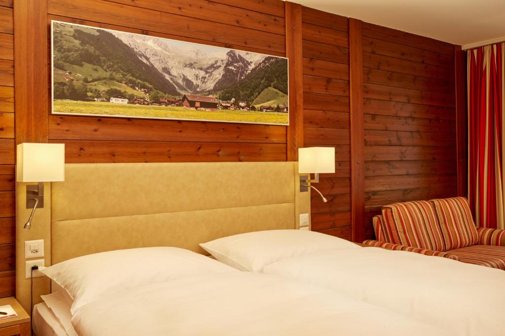 Двухместный (Пакет услуг «Все включено» для горнолыжного катания - 3 ночи) отеля H+ Hotel & SPA Engelberg, Энгельберг