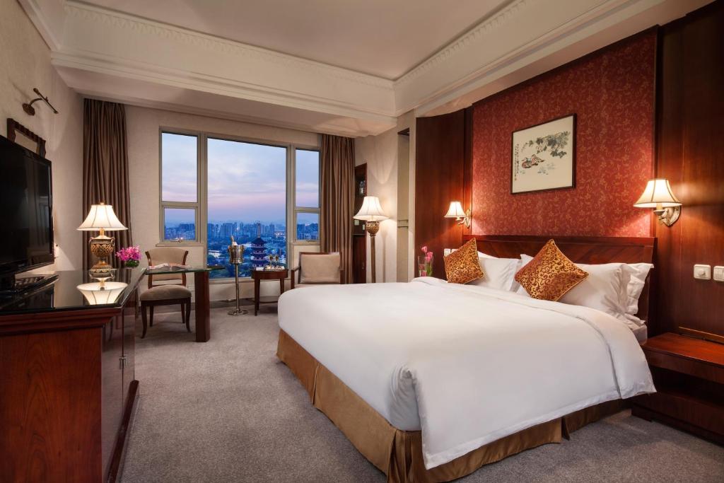 Двухместный (Номер Делюкс с кроватью размера «king-size») отеля Overseas Chinese Hotel Wenzhou, Вэньчжоу