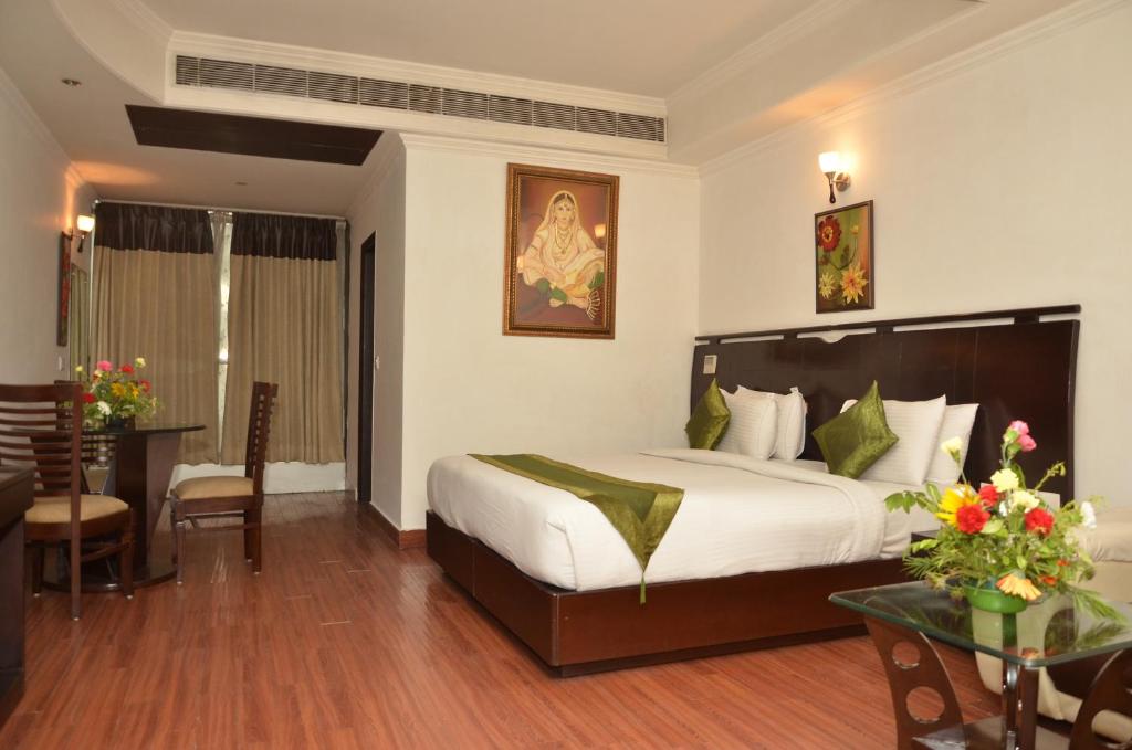 Двухместный (Covid 19 Junior Suite Room with one way airport drop), Airport Hotel Grand, New Delhi