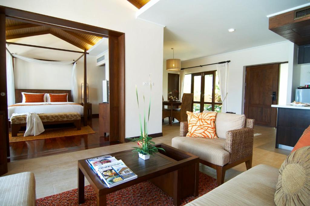 Вилла (Вилла с 1 спальней и собственным бассейном) курортного отеля Chandara Resort & Spa, Пхукет