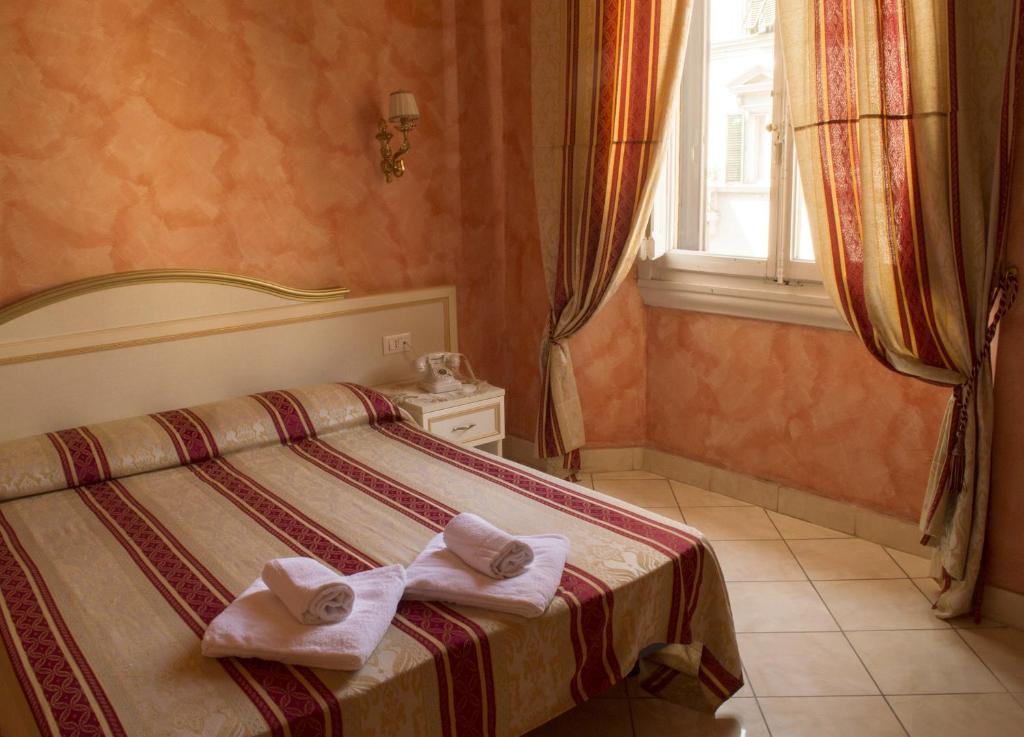 Семейный (Семейный номер с ванной комнатой) отеля La Corte Dei Principi, Флоренция