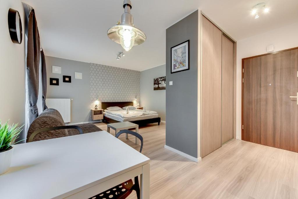 Апартаменты (Standard Studio with Parking (4 Adults)), Apartamenty Apartinfo Chmielna Park