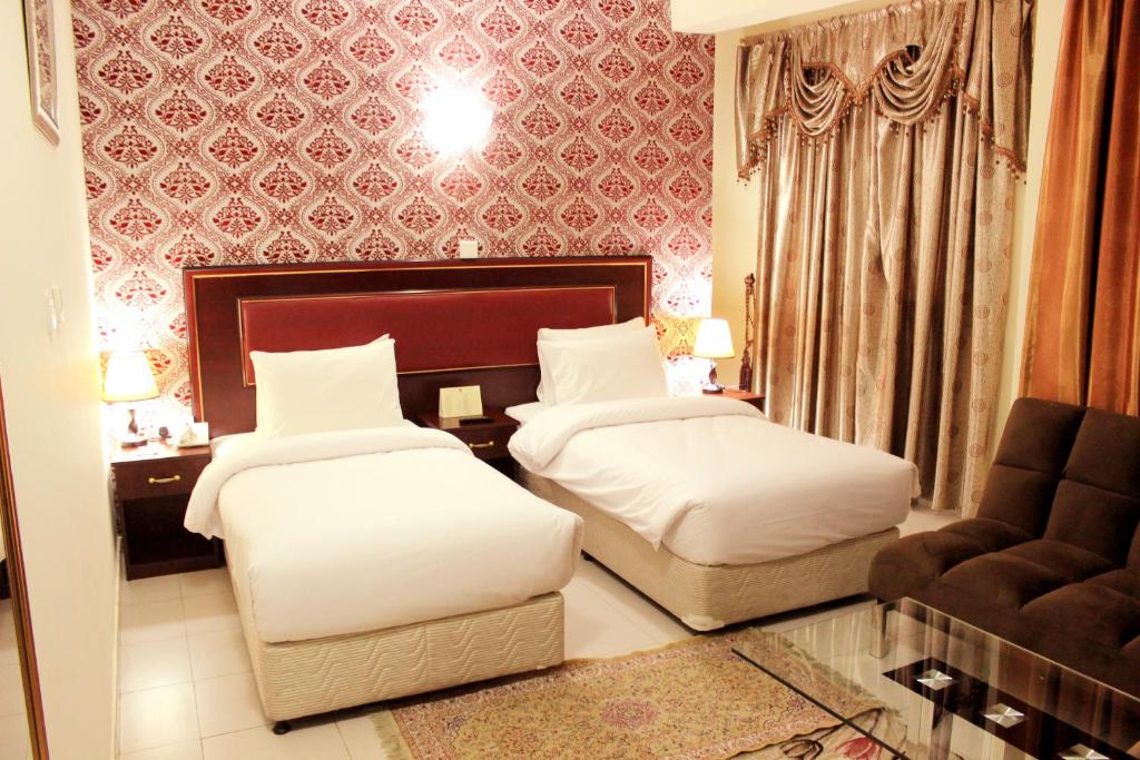Двухместный (Двухместный номер Делюкс с 2 отдельными кроватями) отеля Montreal Naif Hotel, Дубай