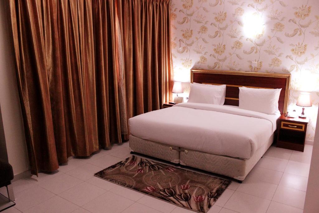 Двухместный (Двухместный номер Делюкс с 1 кроватью) отеля Montreal Naif Hotel, Дубай