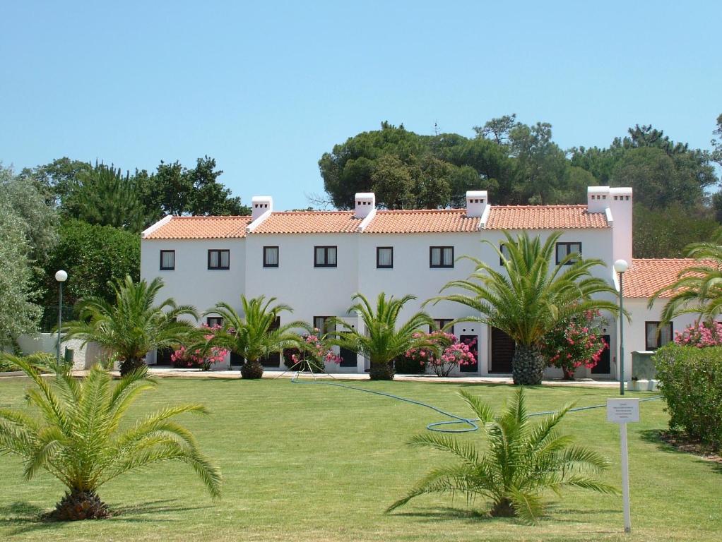 Апарт-отель Algarve Gardens Studios and Villas, Албуфейра