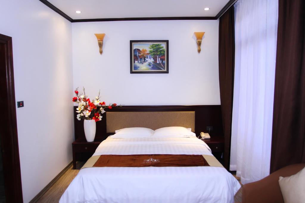 Двухместный (Улучшенный двухместный номер с 1 кроватью) отеля A1 Hill Hanoi Hotel, Ханой