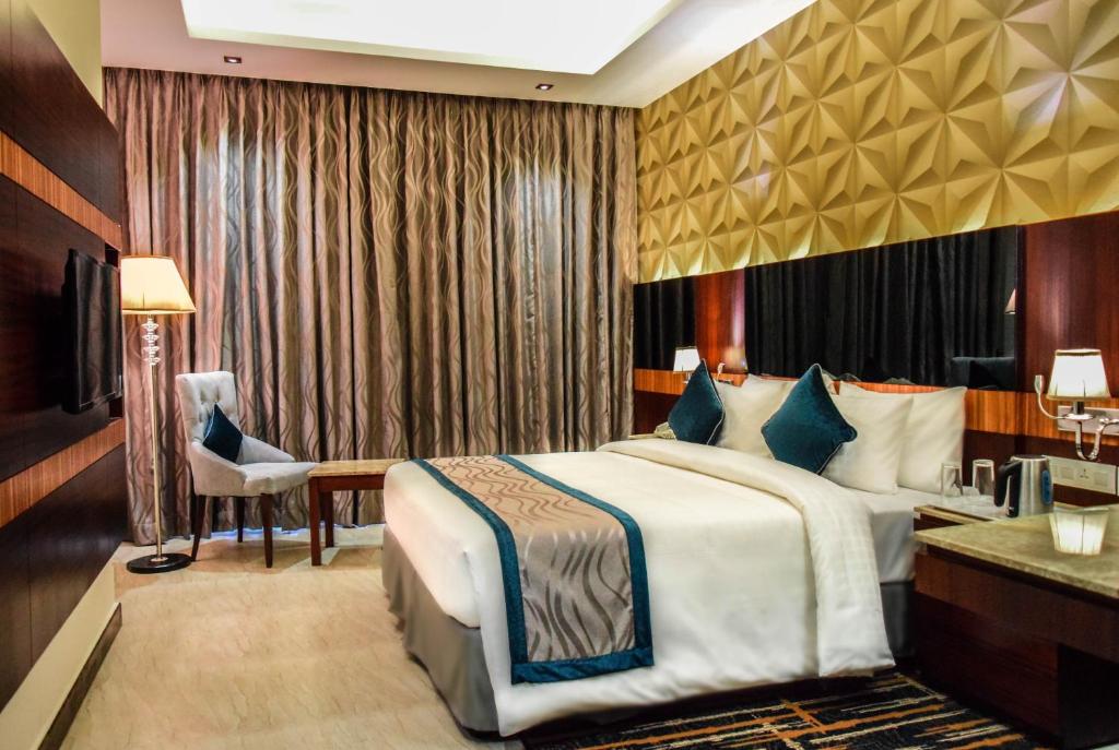 Двухместный (Двухместный номер Делюкс с 1 кроватью или 2 отдельными кроватями) отеля Rg Royal Hotel, Бангалор