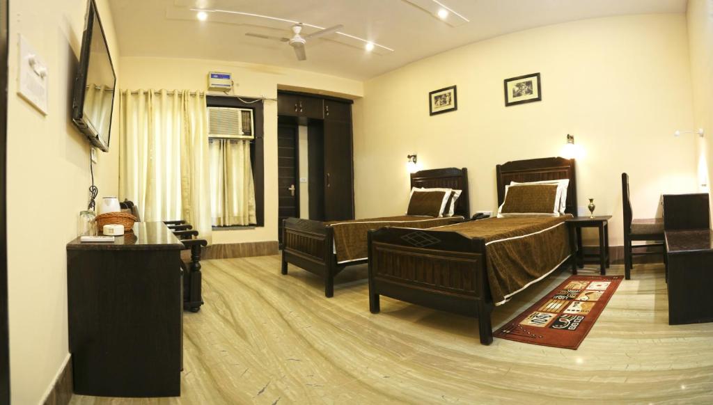 Двухместный (Deluxe Twin Room with Balcony (Early check-in and late check-out, subject to availability)), Pearl of Taj Home Stay