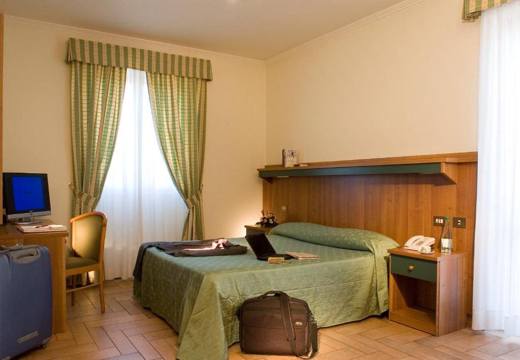 Двухместный (Стандартный двухместный номер с 1 кроватью) отеля Hotel Castle, Рим