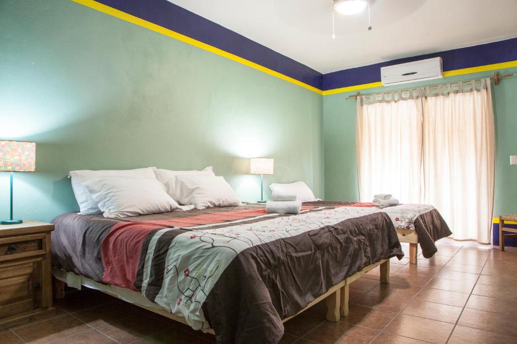 Двухместный (Стандартный двухместный номер с 1 кроватью или 2 отдельными кроватями) отеля Casa Juarez B&B, Ла-Пас
