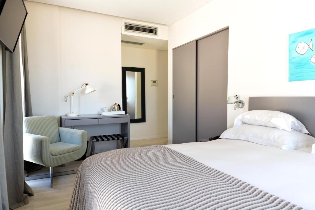 Двухместный (Двухместный номер с 1 кроватью и прямым видом на море) отеля Hotel Mar Bravo, Назаре