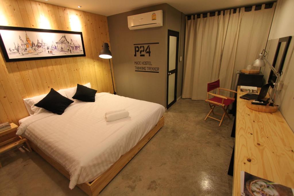 Двухместный (Двухместный номер Делюкс с 1 кроватью и балконом) отеля P24 at Kaset, Бангкок