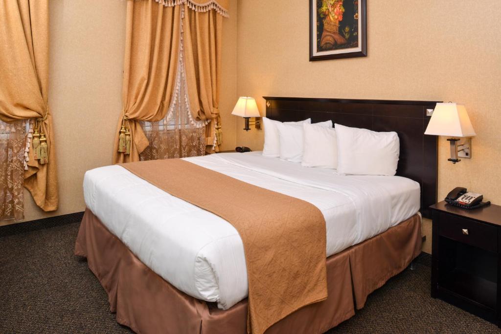 Двухместный (Номер с кроватью размера «queen-size») отеля Baltimore Plaza Hotel, Балтимор, Мэриленд