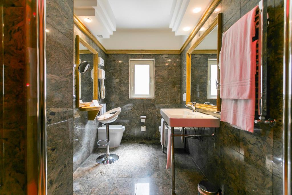 Двухместный (Улучшенный двухместный номер с 2 отдельными кроватями) отеля Best Western Hotel Rivoli, Рим