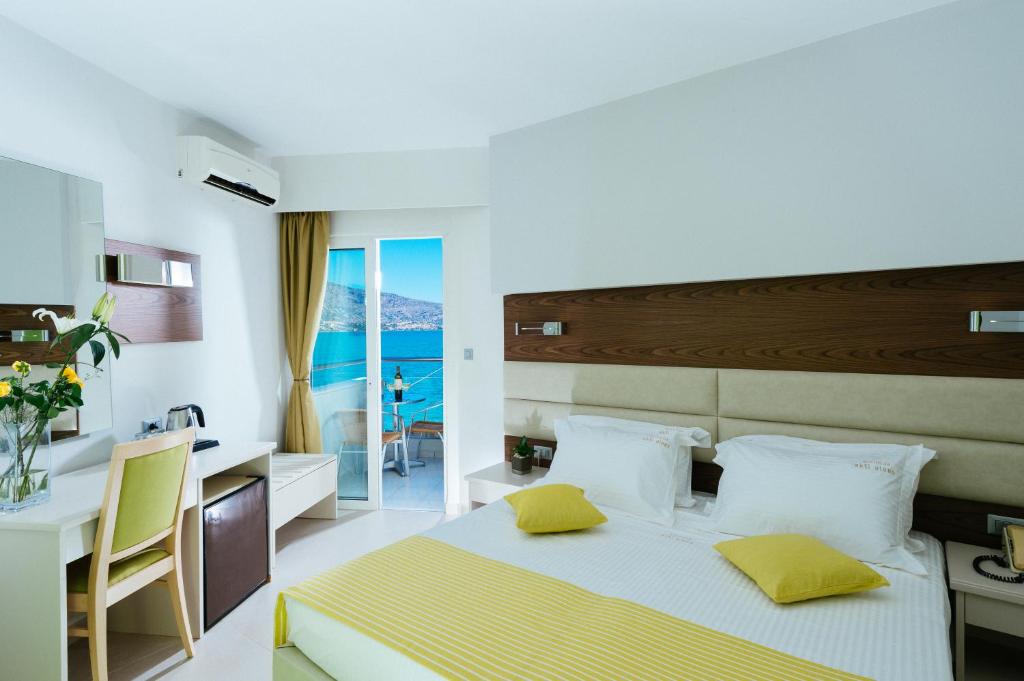 Двухместный (Двухместный номер с 1 кроватью или 2 отдельными кроватями и видом на море) отеля Elounda Akti Olous, Элунда