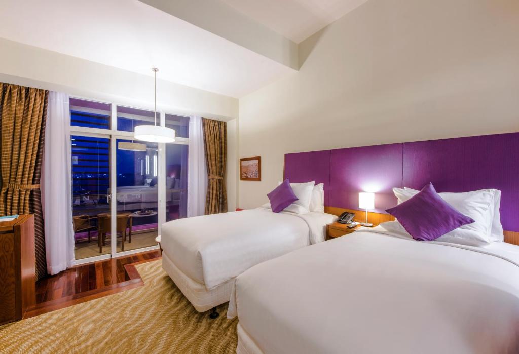 Двухместный (Представительский двухместный номер с 2 отдельными кроватями) отеля Hotel Novotel Nha Trang, Нячанг