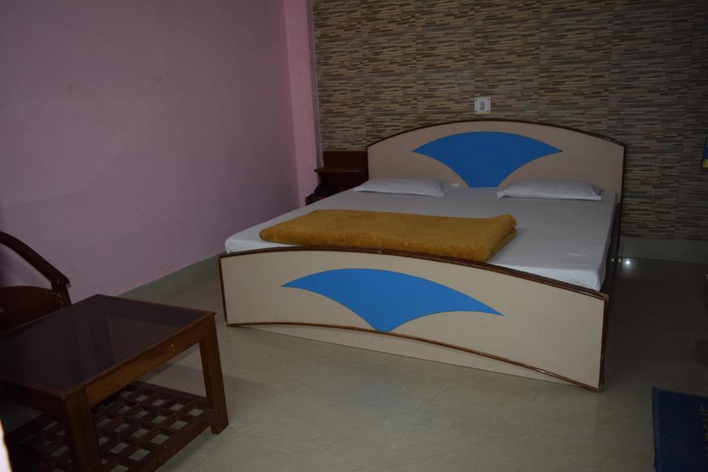 Двухместный (Улучшенный двухместный номер с 1 кроватью) отеля Hotel Raj Palace, Ришикеш
